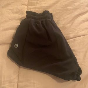 Black Lululemon Hotty Hot Shorts 2.5 Inch Size 0